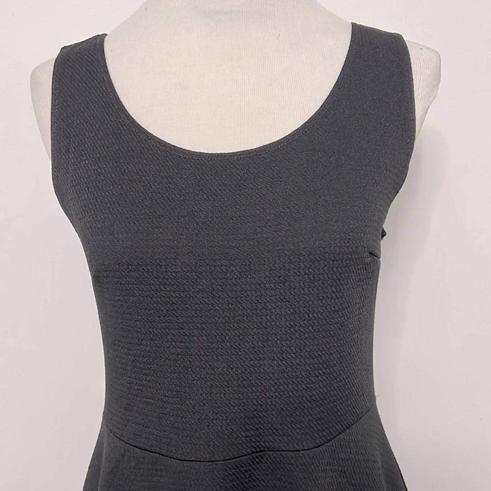 TRY THIS DRESS - Picture 2 of 7